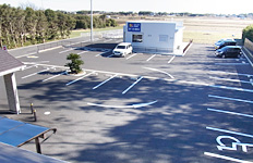 明海クリニック 駐車スペース27台分あり